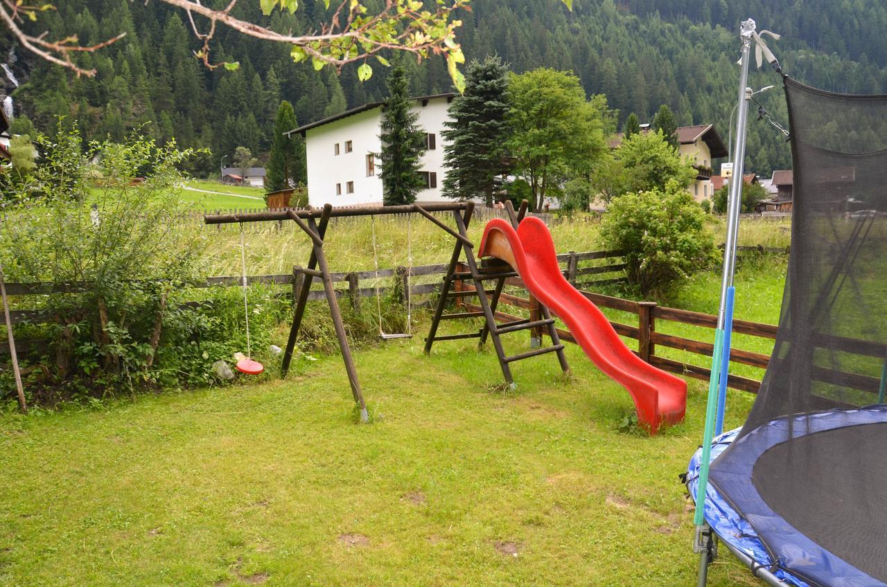 Sonnenhof - Apartments&Zimmer Kaunertal Exterior foto